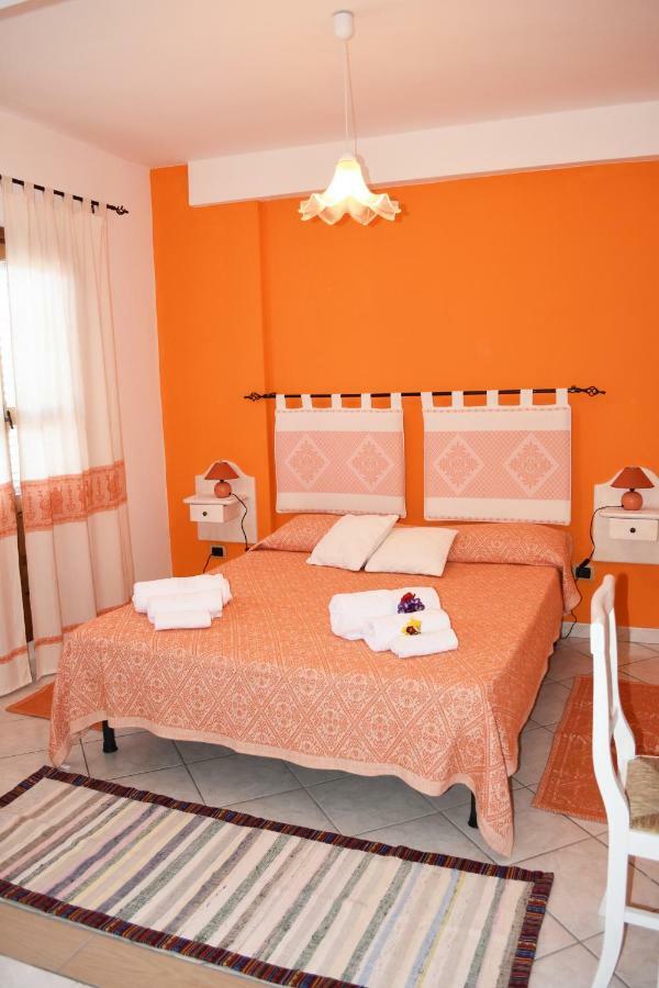 ארבאטקס Casa Vacanza Porto Frailis Gia Porto Frailis B&B מראה חיצוני תמונה